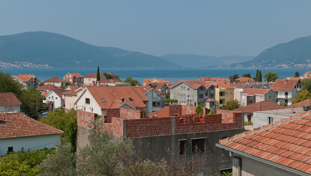 Apartmani Tivat Kaludjerovic Rum bild