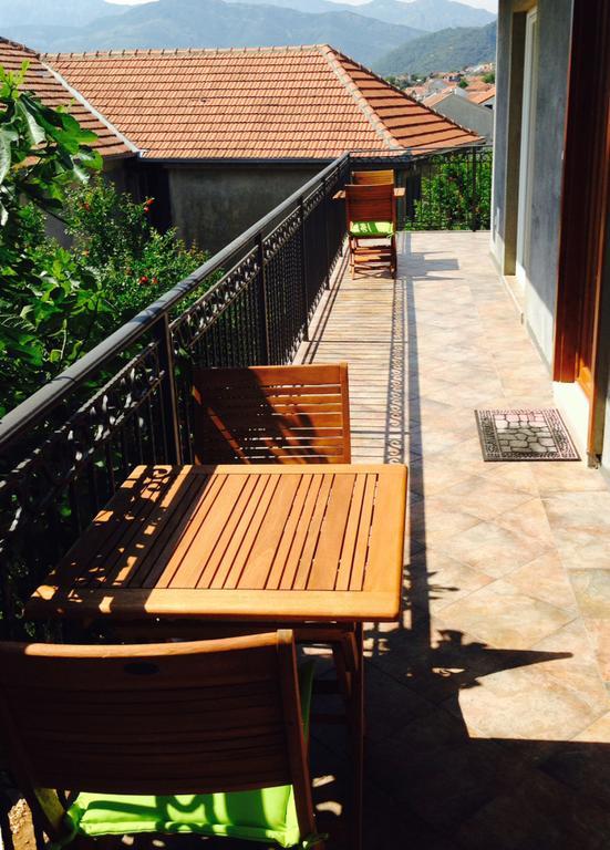 Apartmani Tivat Kaludjerovic Rum bild