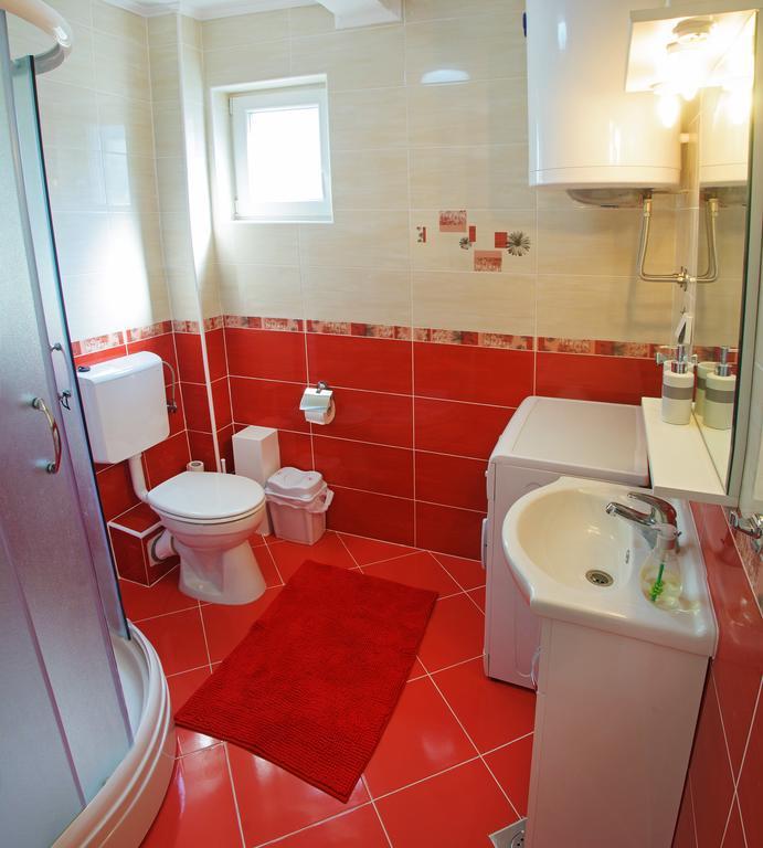 Apartmani Tivat Kaludjerovic Rum bild