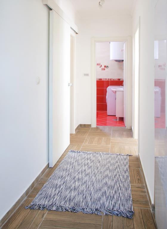 Apartmani Tivat Kaludjerovic Rum bild
